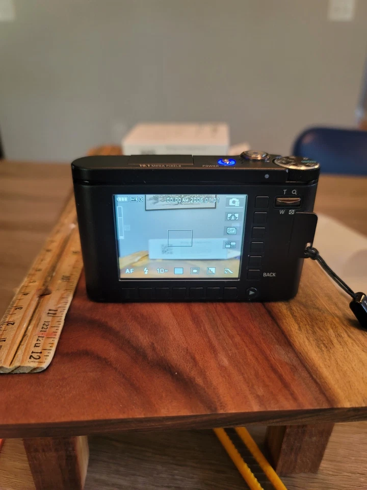 Samsung NV10 10.1MP Digital Camera 3x Optical Zoom w New BATTERY AND CHARGER! - Image 4 of 4