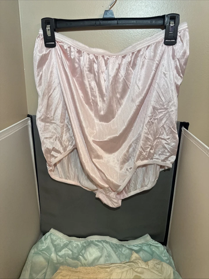 Vintage New 4 Pairs Women’s Cotillion Laura Gayle 100% Nylon  Size 11 USA - Image 3 of 4