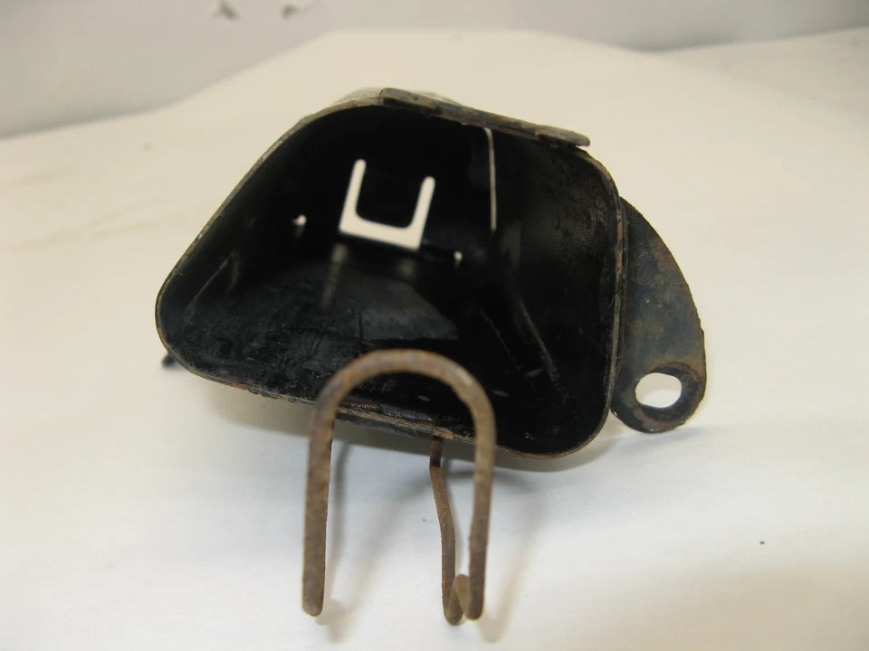 CAJA DE HERRAMIENTAS HONDA XL100 75 Foto 2 de 4