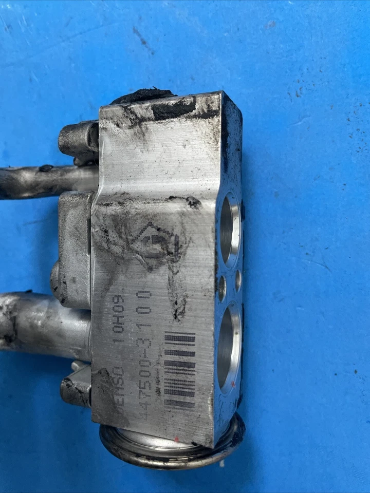 Válvula de expansión de aire acondicionado Lexus GS300 GS350 GS430 GS450H 2006-2011 Foto 2 de 4