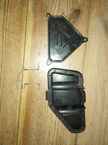 Scheinwerfer Skoda Suberp 3U  Abdeckkappen Abdeckung Klammer rechts