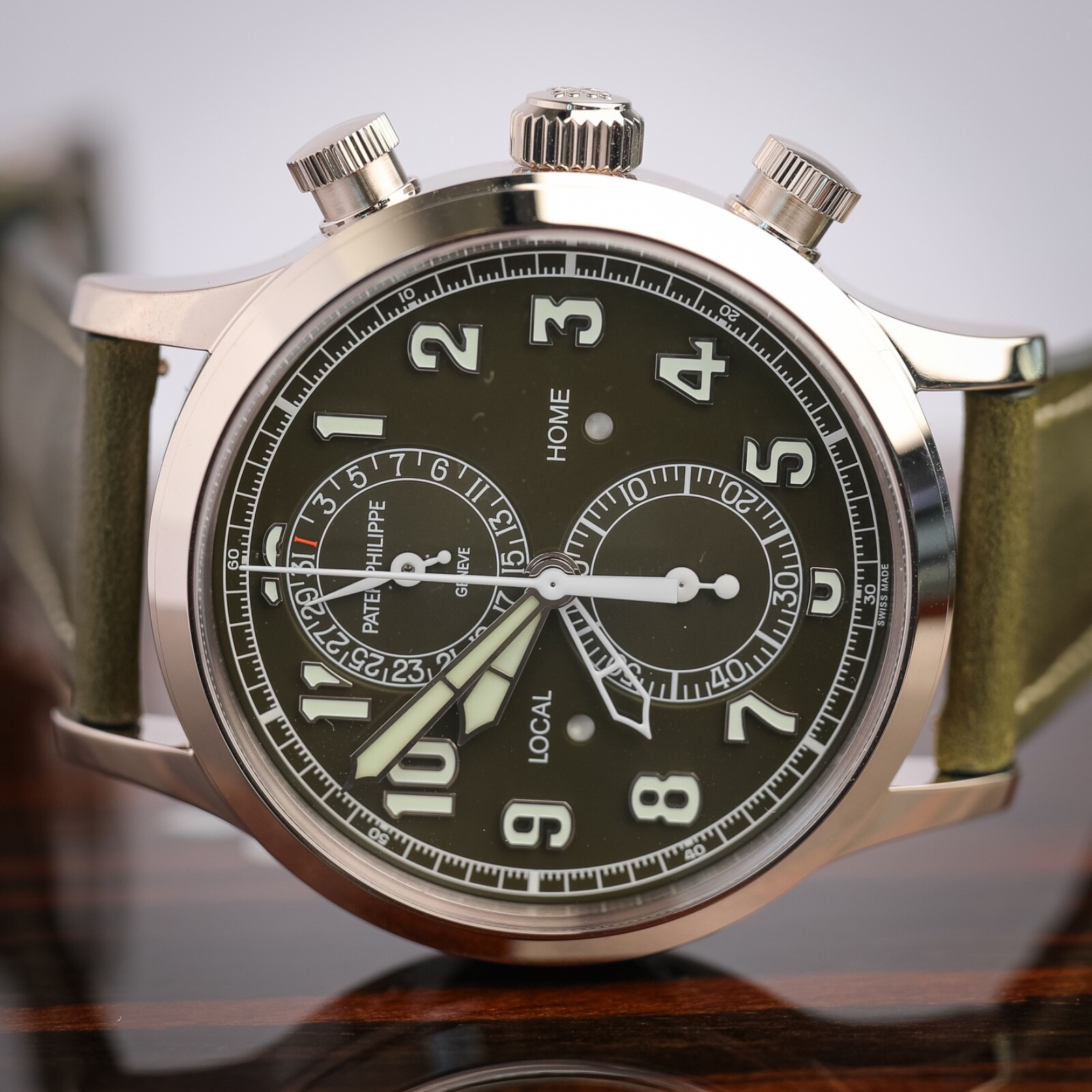 2025 Patek Philippe Calatrava Pilot Green Dial 5924G-010 Luxury Watch