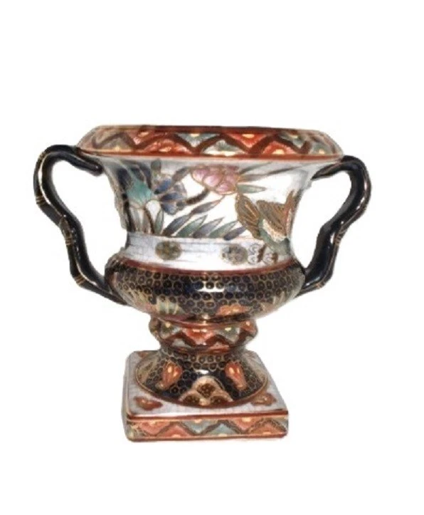 Trophy style vase