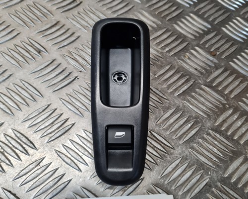 Citroen C3 2020-2024 Electric Window Switch (rear Passenger Side) - Picture 2 of 4