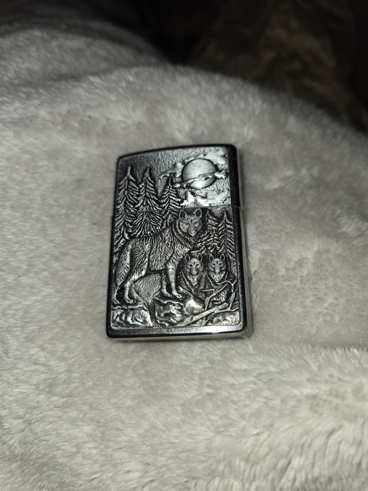 Authentic USA made Zippo 3D Timber Wolf Under Moon Steel Vintage Fuel Lighter