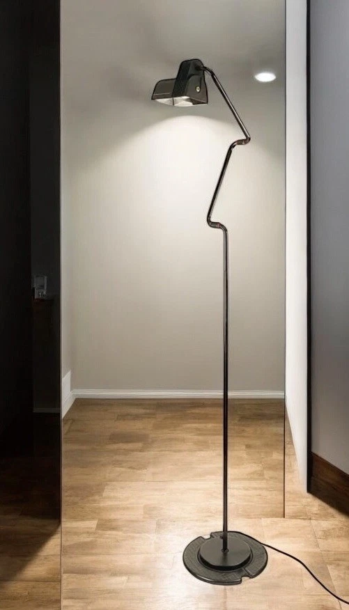 RARO -Lámpara de pie multidireccional de colección diseñada por Hannes Wettstein para Belux Foto 2 de 4