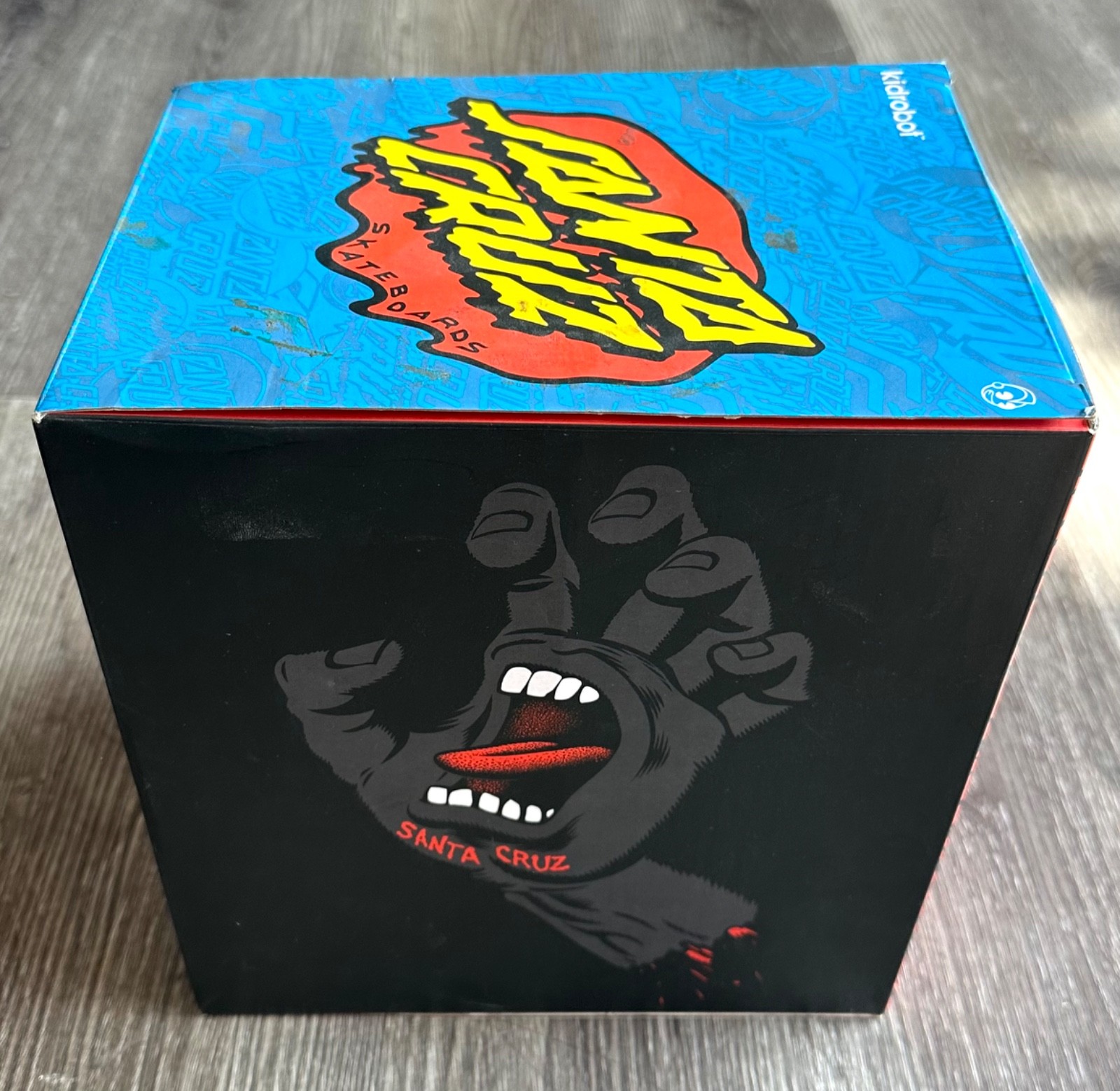 40th Anniversary Screaming Hand 9&rdquo; Vinyl Figure