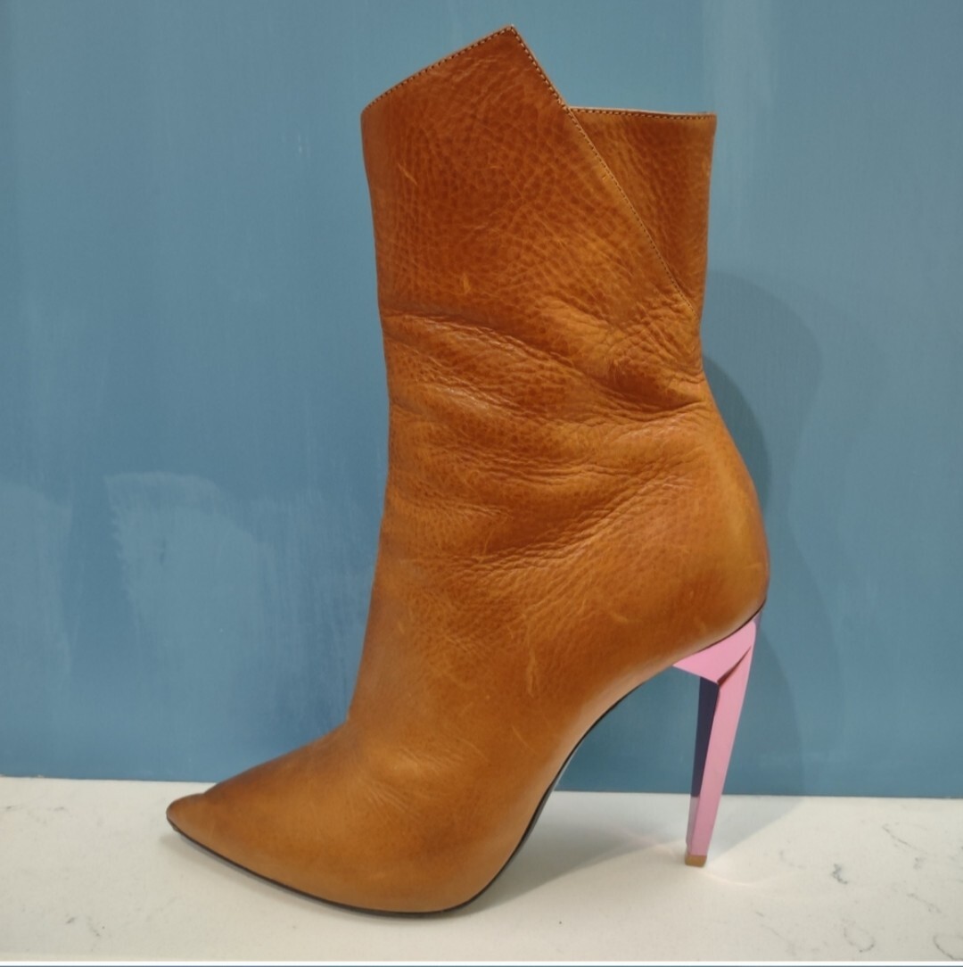 Stivali Saint Laurent Freja marroni con tacco a spillo metallizzato rosa 37 $1195