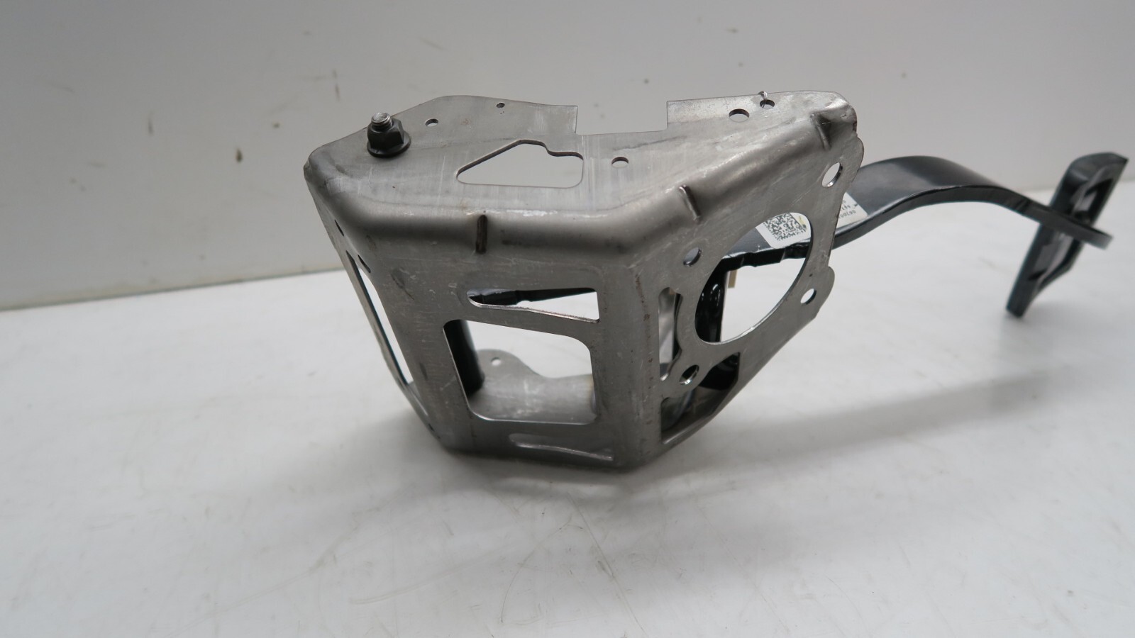 2014-2019 Maserati Ghibli OEM Left Front Brake Pedal Assembly 06700311040