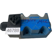 Vickers 110 Volt Directional Valve DG4V52AMUA620 0174Z5