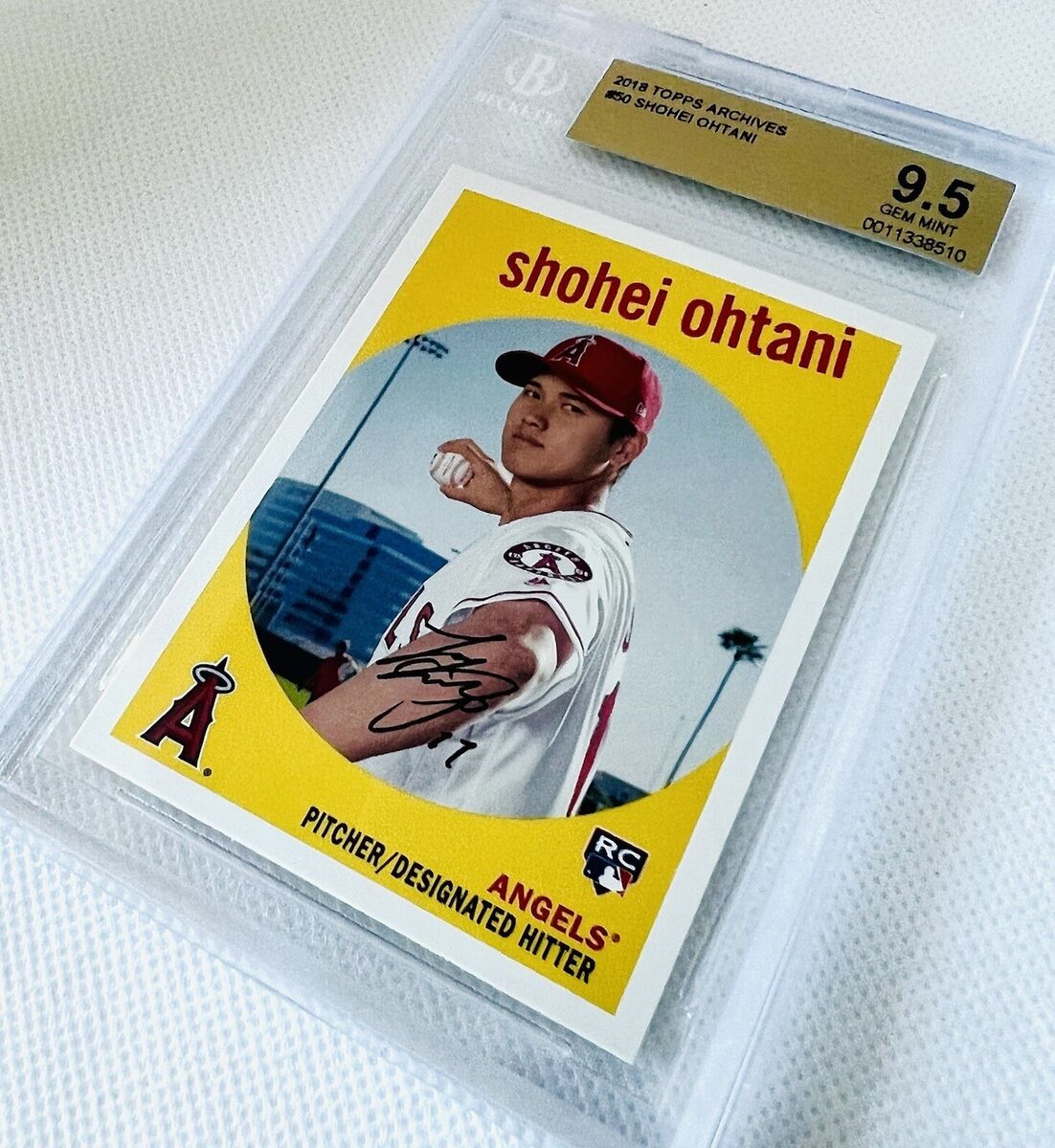 2018 Topps Archives Shohei Ohtani Rookie Card BGS 9.5 2018 Topps Archives Shohei Ohtani Rookie Card BGS 9.5