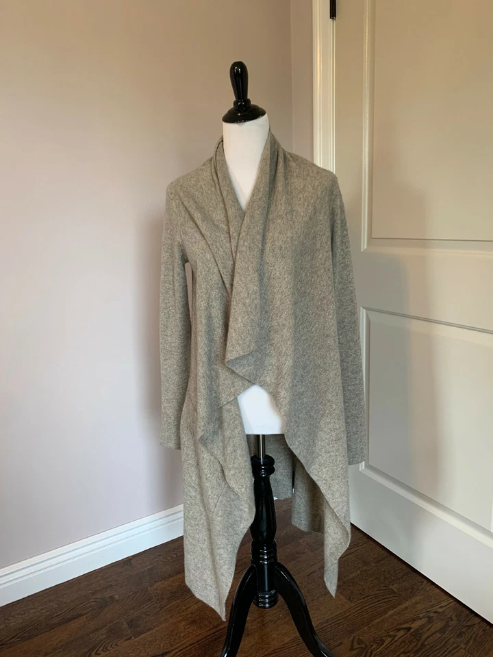 Cárdigan de cachemir beige DONNA KARAN USADO EN EXCELENTE ESTADO TALLA S/P Foto 2 de 4