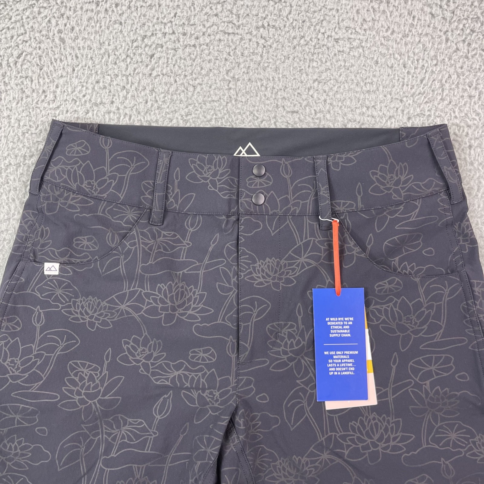 Wild Rye Womens Size 14 Freel Flex Bike Shorts Lotus Greyscale Nylon Stretch NWT