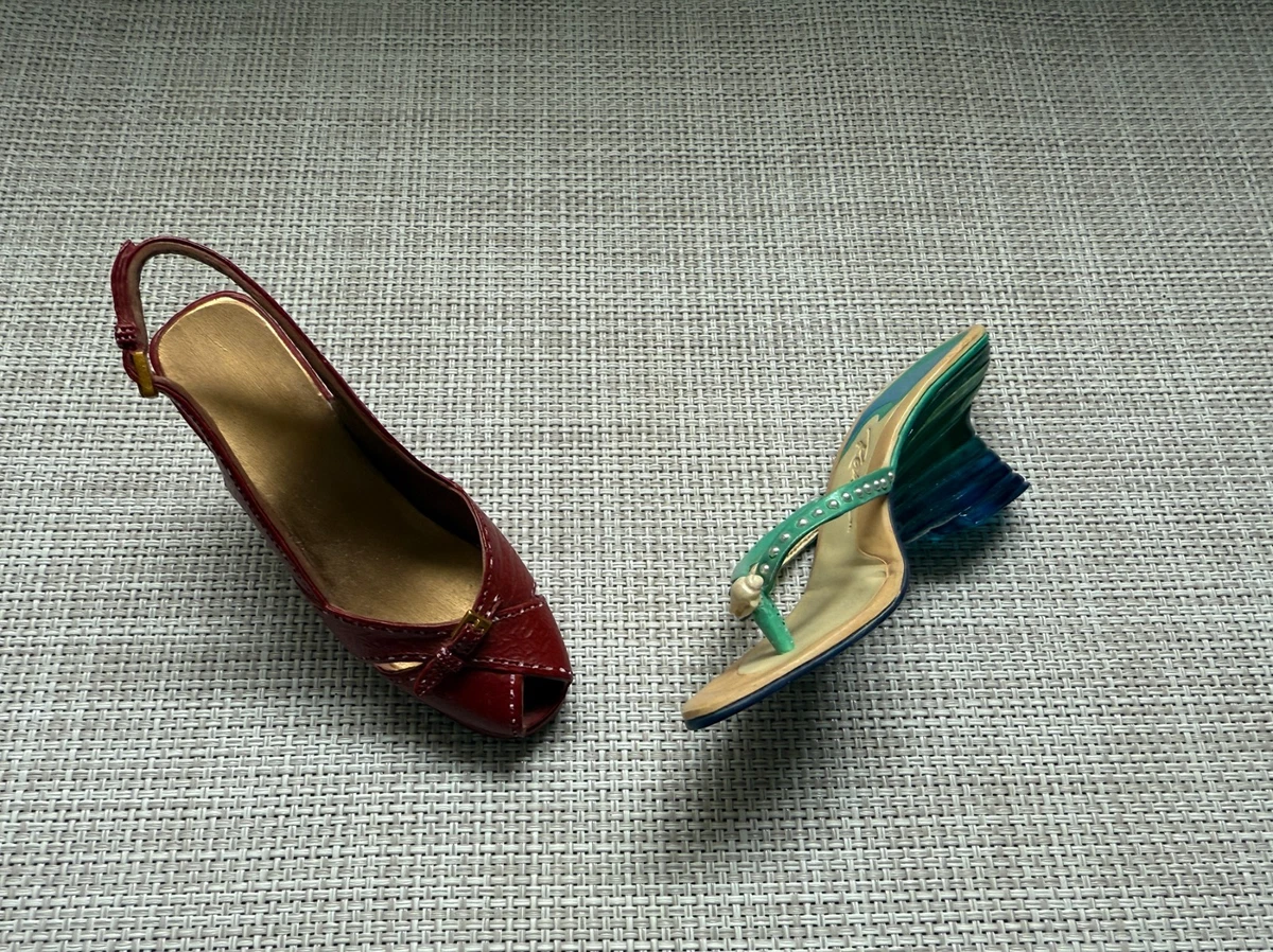 JUST THE RIGHT SHOE Nr.: 25147 und 90204