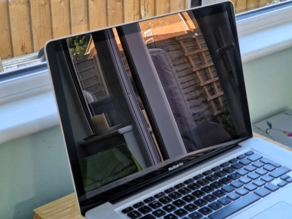 MacBook Pro "Core i7" 2.66 15" Model A1286 Mid 2010 Parts ONLY - Image 2 of 4