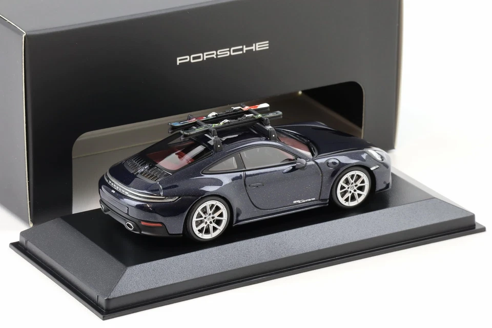 1:43 Minichamps Porsche 911 992.2 Carrera Coupe Con Sci Carbonio Nero WAP DEALER - Immagine 2 di 3