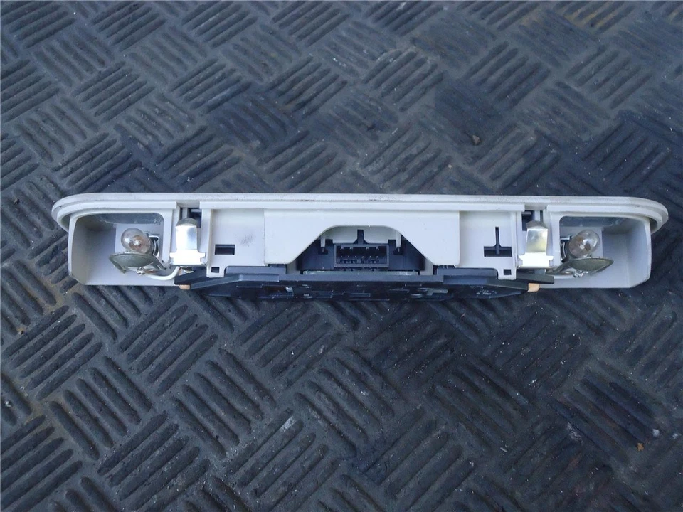 Luz de lectura domo trasero Audi A4 Quattro 2000 Foto 4 de 4