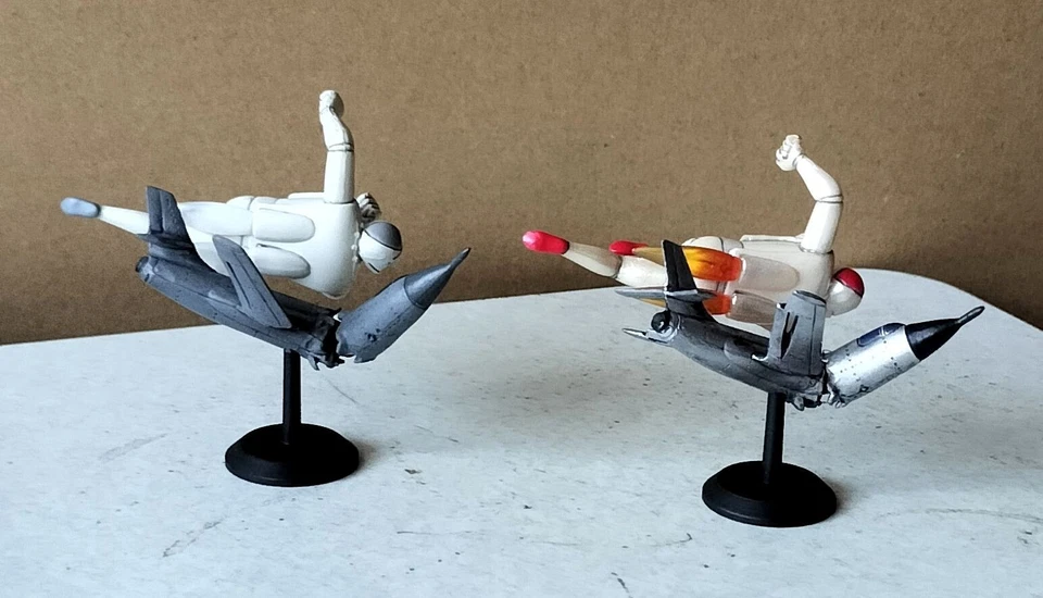 Gigantor/Robot Volador BACKUS Juego de Dos Mini Figuras/Colorear, Blanco y Negro Foto 3 de 4