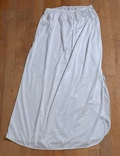 Wonder Maid Half Slip White Long Non Cling Large 1970s Skirt 30 /32 USA Vintage