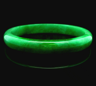 Massiver Jade Armreif Armband - 8 1/4'' (21 cm) - 44,63 g