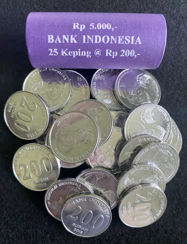 Indonesia 200 Rupiah KM-72 25 Coins Roll UNC World Coins