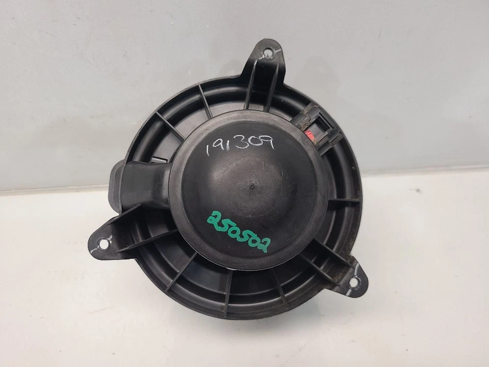 Motor de soprador dianteiro Nissan Xterra 2005-15 - Temperatura manual - Imagem 4 de 4