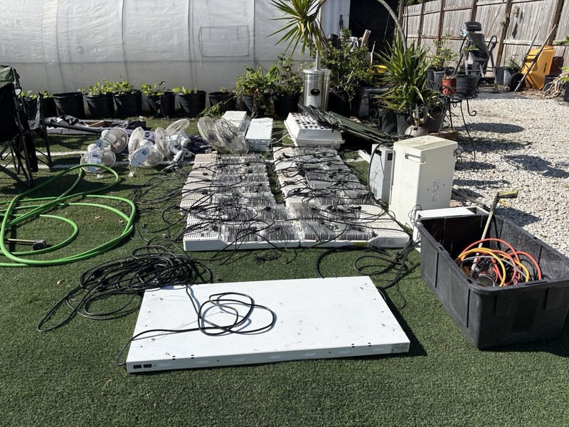 Complete indoor/tented professional industrial grow kit  