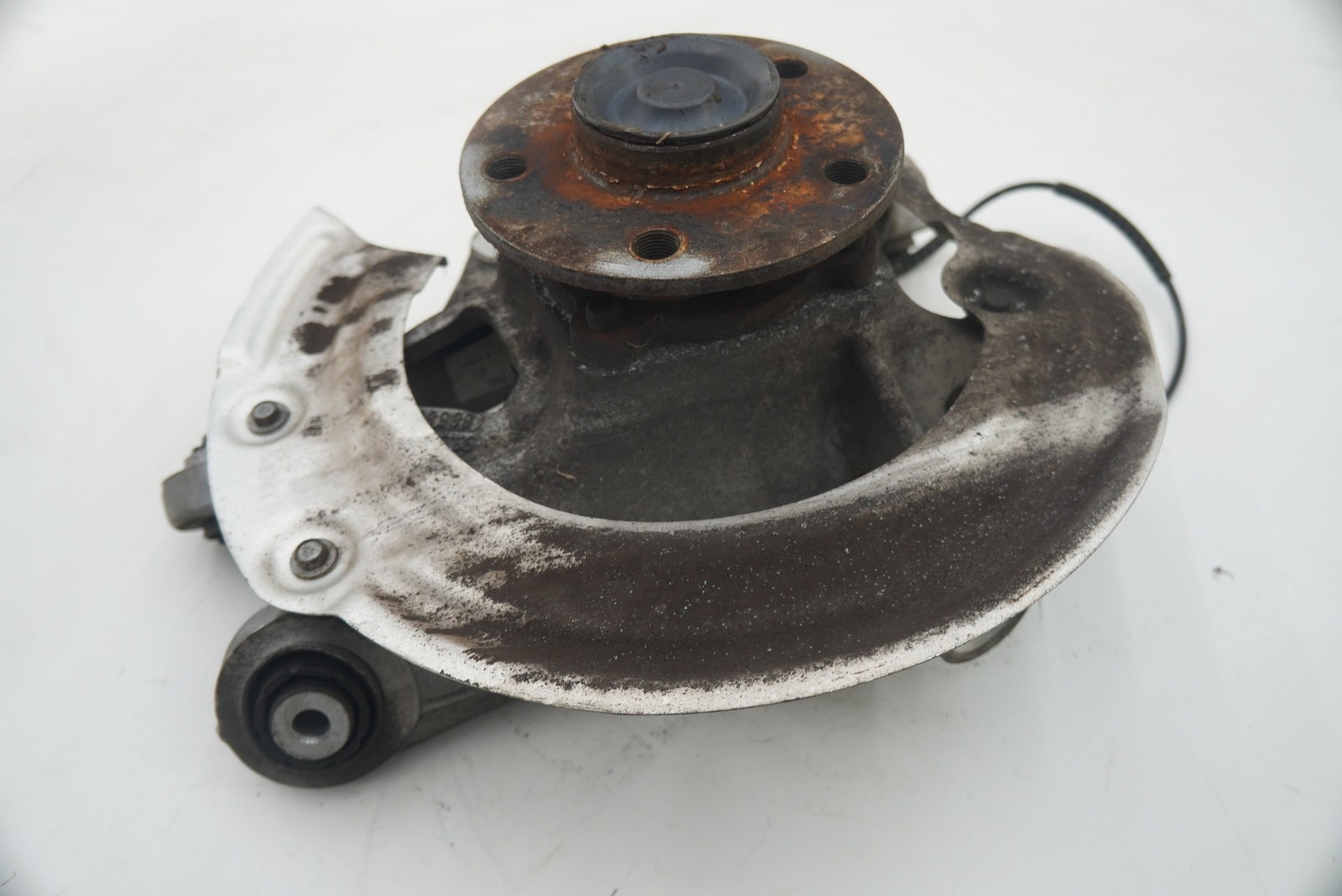 Rear Suspension Right Spindle Knuckle Hub Wheel Bearing 33336858232 BMW i8 14-20