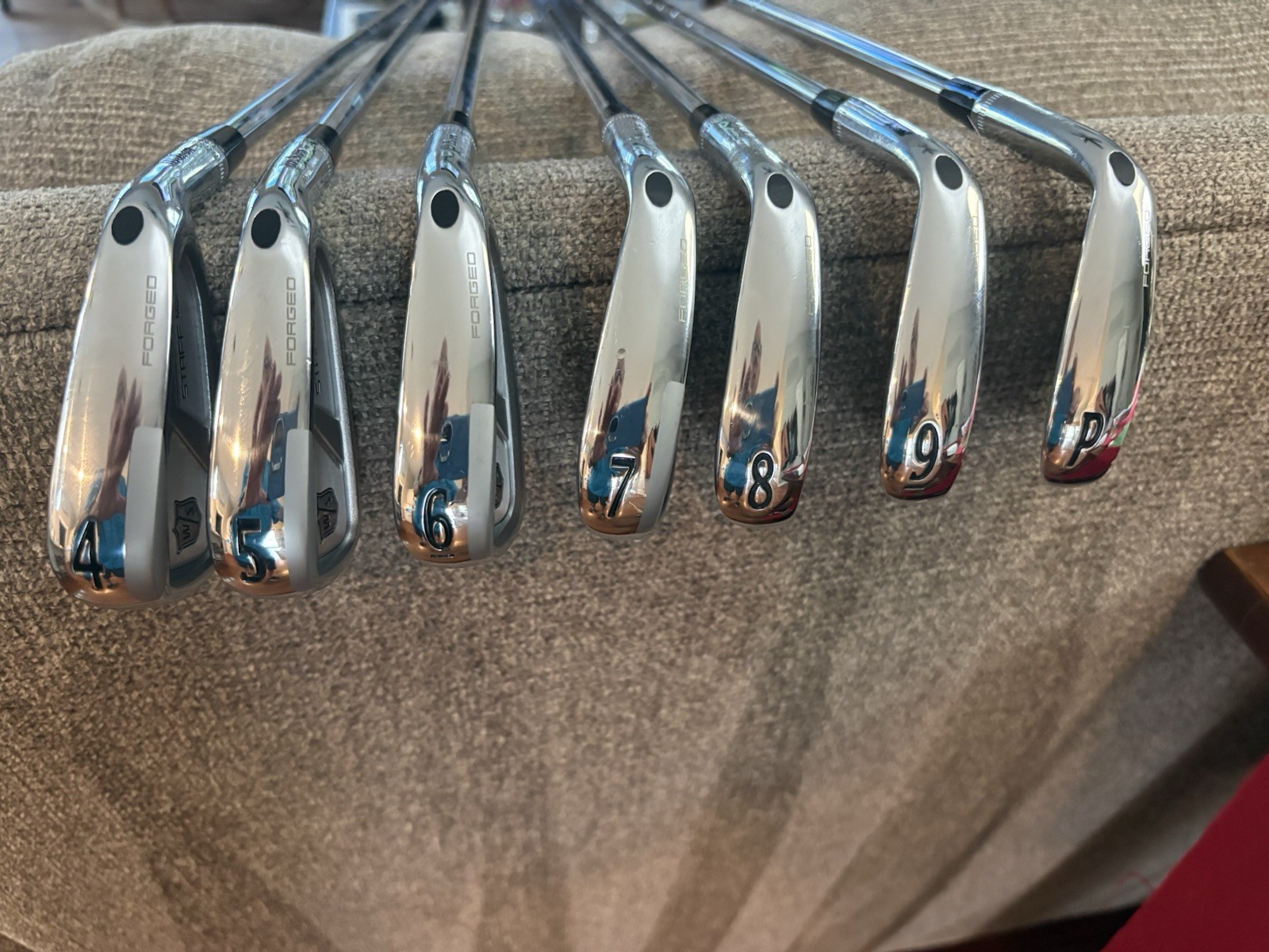 Wilson Staff Model Cb 2024 Iron Set 4-Pw Regular Dynamic Gold R300 13053743
