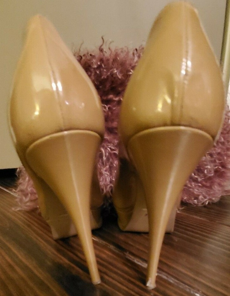 Decolte Yves Saint Laurent Tribute 105 in pelle verniciata marrone chiaro TAGLIA 38 5