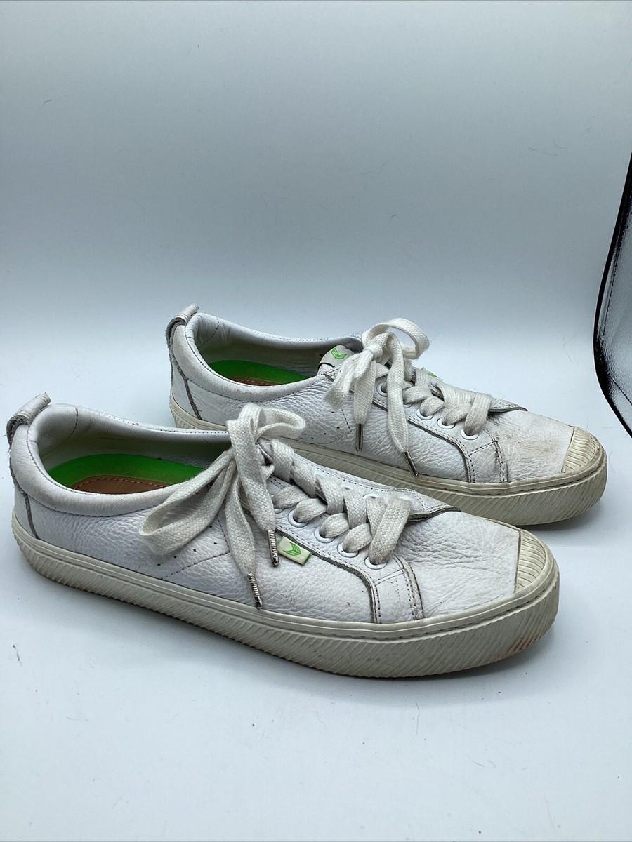Cariuma Gray Canvas Low-Top Sneakers with White Laces and Green Accents Cariuma | Shoes | Cariuma Oca Low Canvas Sneakers Mystic  main image 4