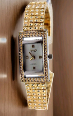 OMAX Women Golden Watch Designer Premium Collection Swarovski Crystal 