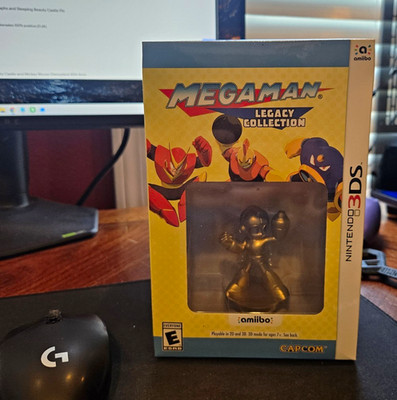 Capcom Mega Man Legacy Collection Collector's Edition + Gold Mega Man Amiibo 3DS