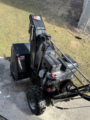 #ad Ariens Sno Tek Two Stage Gas Snow Blower 24 in Electric Start $200.00