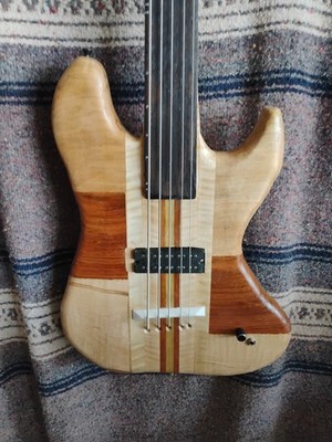 Right-hand Fretless Bass 5 String Patchwork Norm Wishbass 32''  Scale Soapbar PU