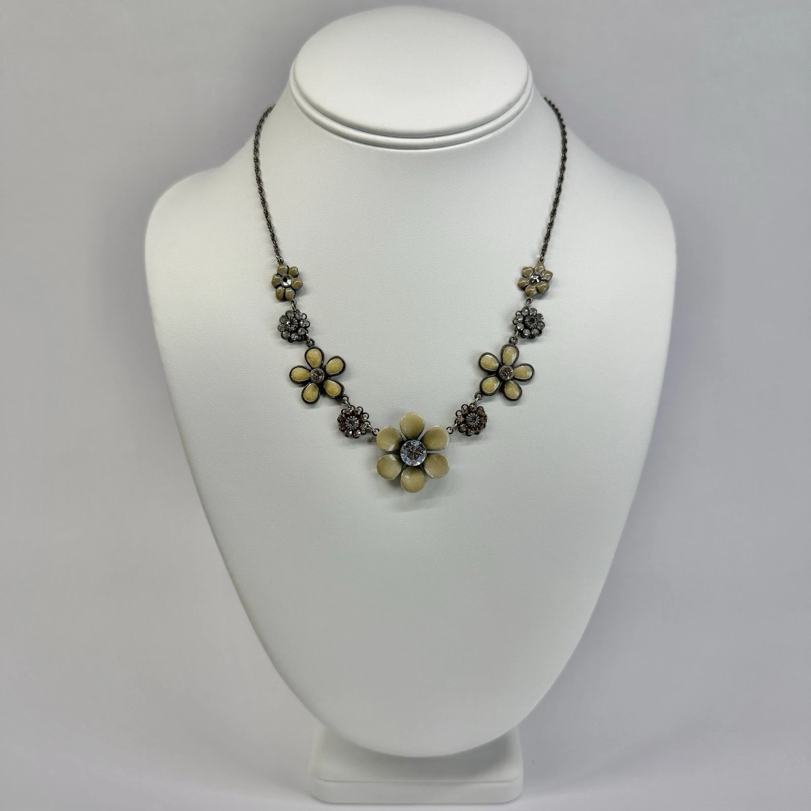 LIZ PALACIOS Swarovski Crystal Bead Floral Silver Tone Vintage Necklace N639