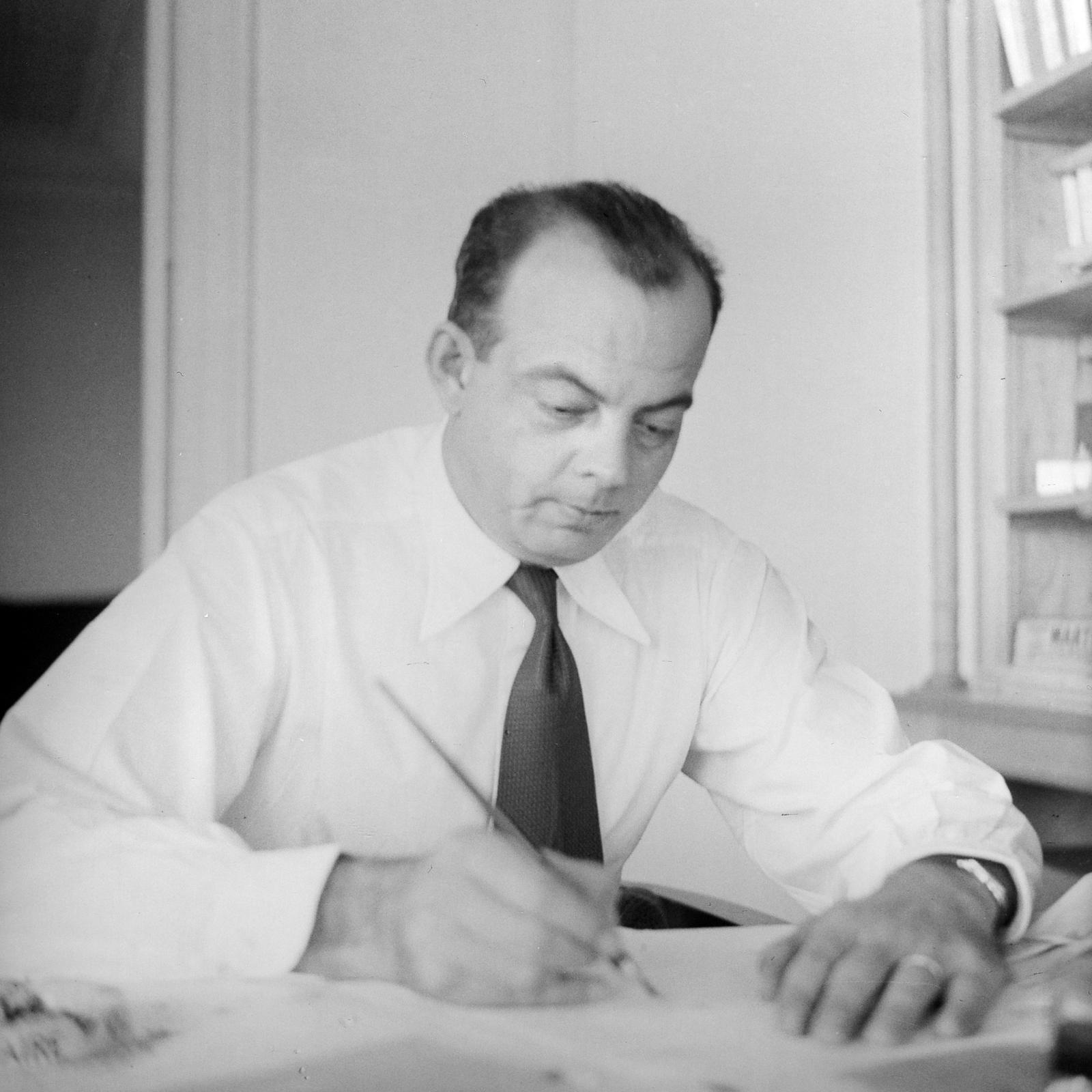 Thumbnail - Antoine De Saint-exupéry | Man Sieht Nur Mit Dem Herzen Gut |