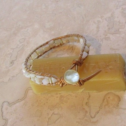 Opal Bracelet Natural Opal Chips and Gold Glass Tubes on Gold Leather Vtg Button - Picture 4 of 5