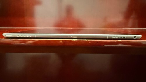 Apple iPad Pro 12.9-inch (2nd Gen) - 512GB - Space Gray (Cell) - Screen Halo - Afbeelding 7 van 8