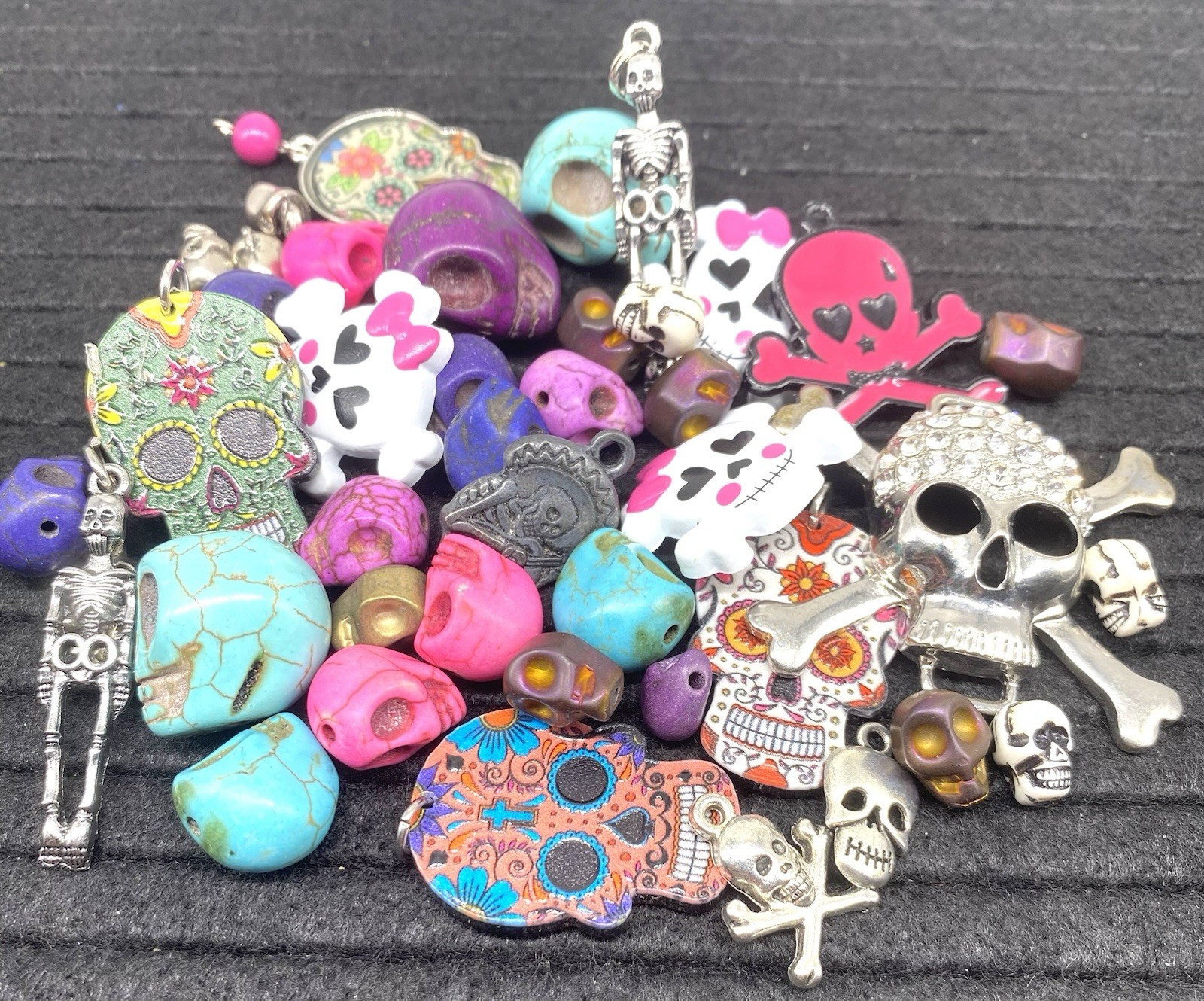 Skull Stone, Acrylic Metal Charm Button Bead Soup - Mixed Lot Over 50 Beads(G2)