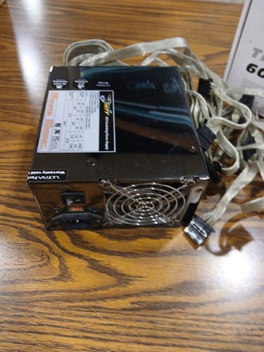 Thermaltake TR2 600W ATX12V v2.2 Power Supply - Bild 2 von 8