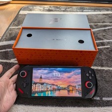 ONEXPLAYER OneXFly F1 AMD Ryzen 7 7840U 32GB 2TB Portable PC
