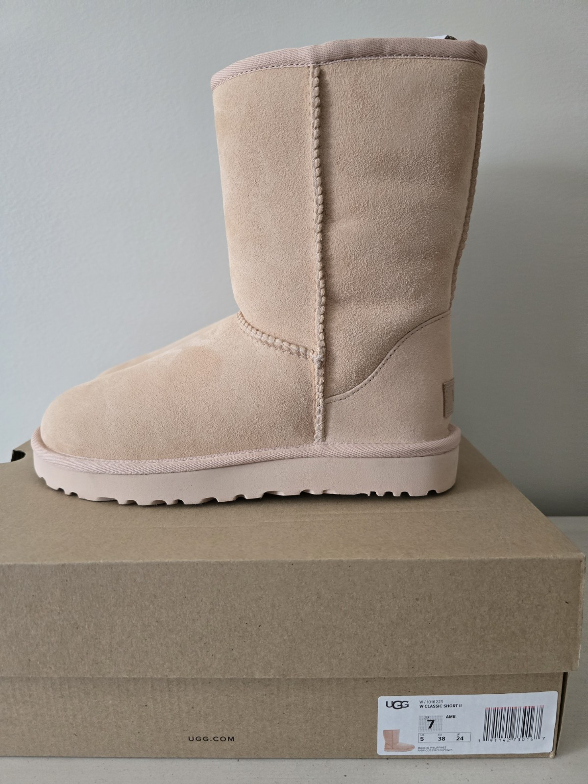 Ugg Classic Short II Women's Amber Suede Fur Boots Size 7 NIB image 5