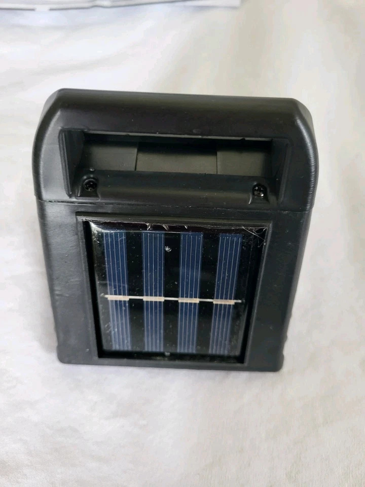 Fusion Moonrays Solar Eavestrough Lights (2-pack) - Image 3 of 4