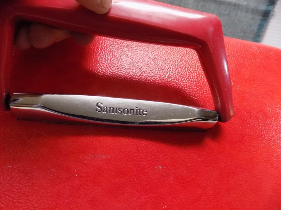 VTG Samsonite Red SILHOUETTE Train Cosmetic Makeup Travel Overnight Case - Image 2 of 4