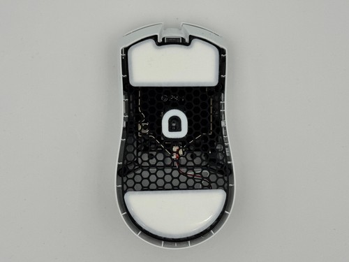 Razer Viper V3 Pro White with Aero Base - Photo 4/4