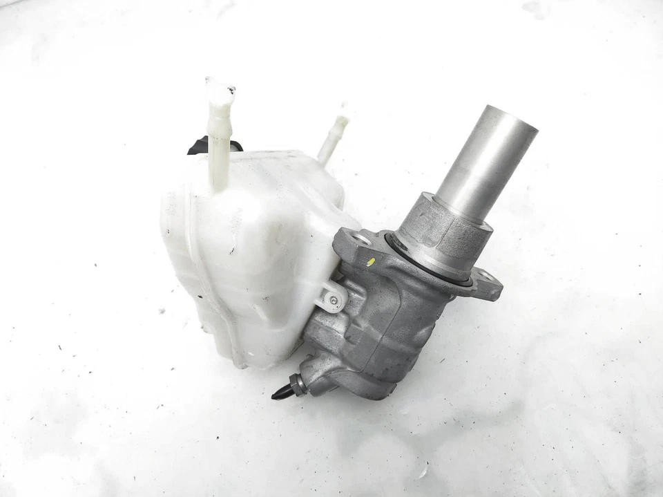 2015-18 Mercedes-Benz C300 2.0L Brake Master Cylinder & Reservoir 205-430-00-01 - Image 4 of 4