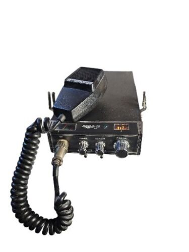 VTG Midland International CB Radio Model 13-830 Transceiver & Mic