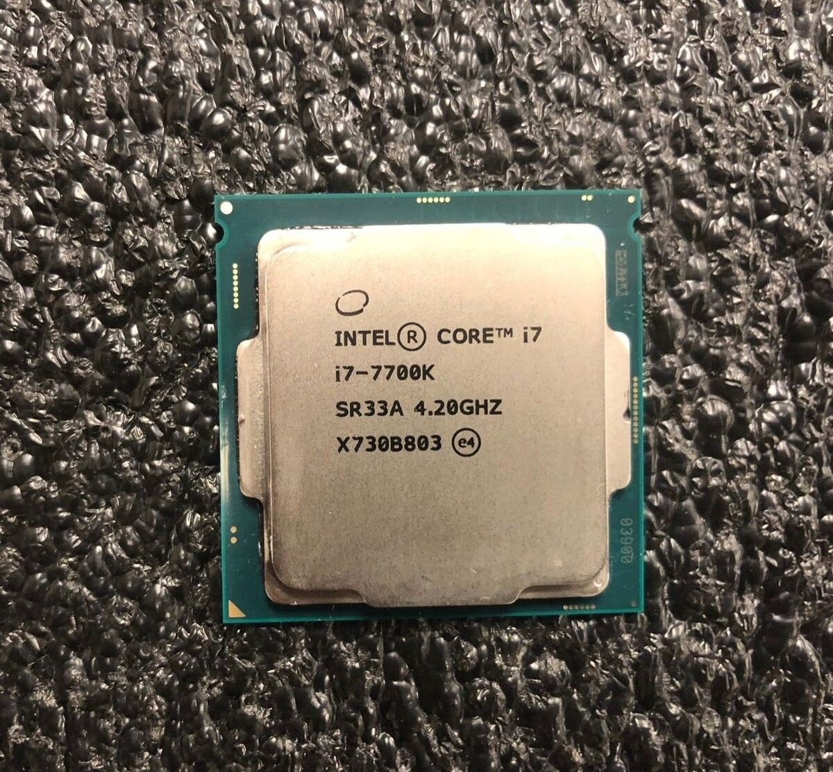 Intel Core i7-7700K 4.2GHz Quad-Core Desktop Processor Intel Core i7-7700K 4.2GHz Quad-Core Desktop Processor