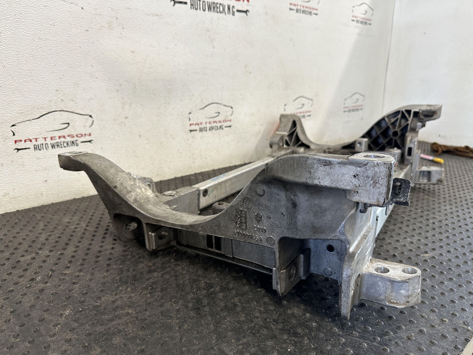 14-17 MASERATI GHIBLI AWD FRONT SUSPENSION SUBFRAME CRADLE CROSSMEMBER 670001450